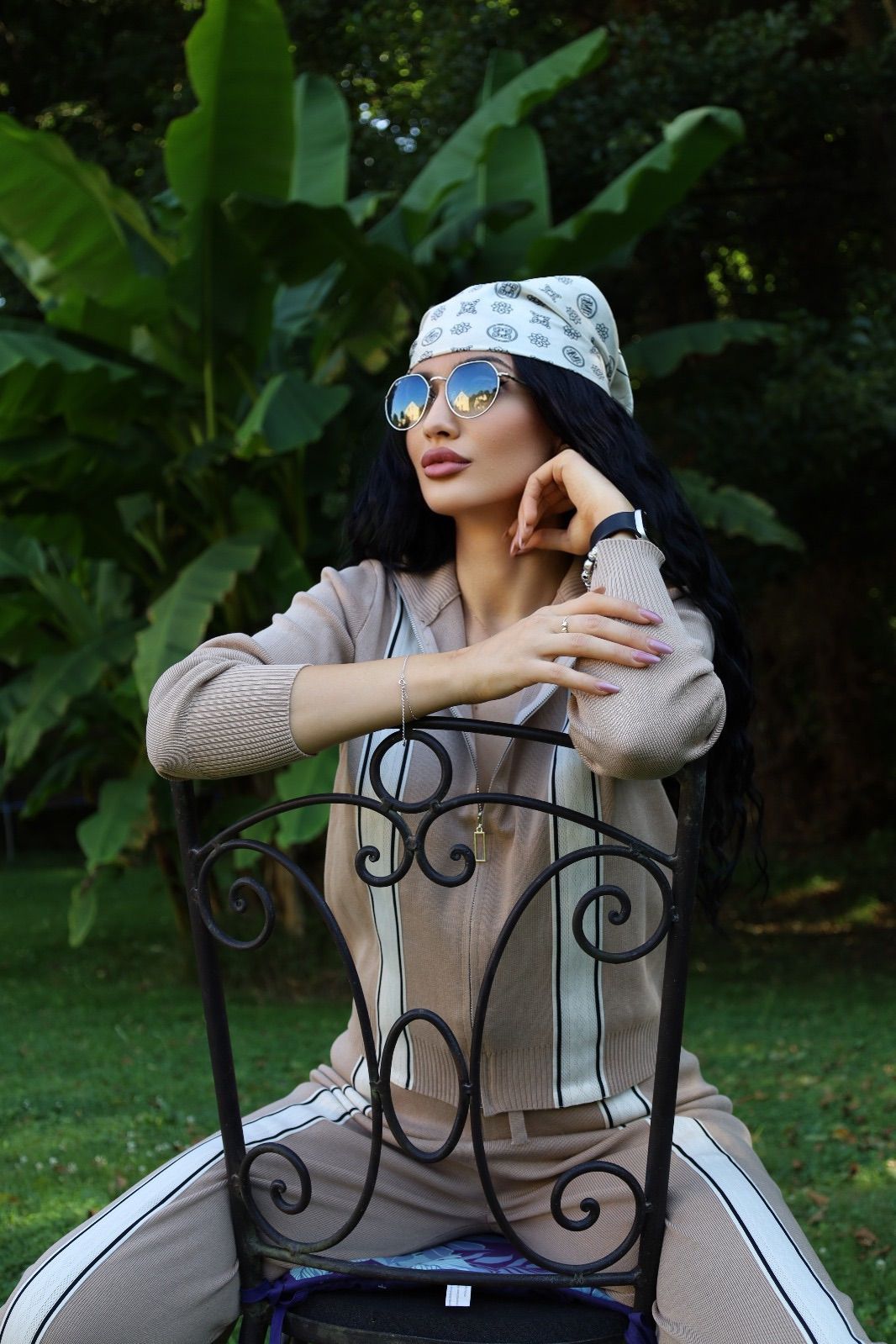 Compleu din tricot bej cu dungi contrastante - imagine 6