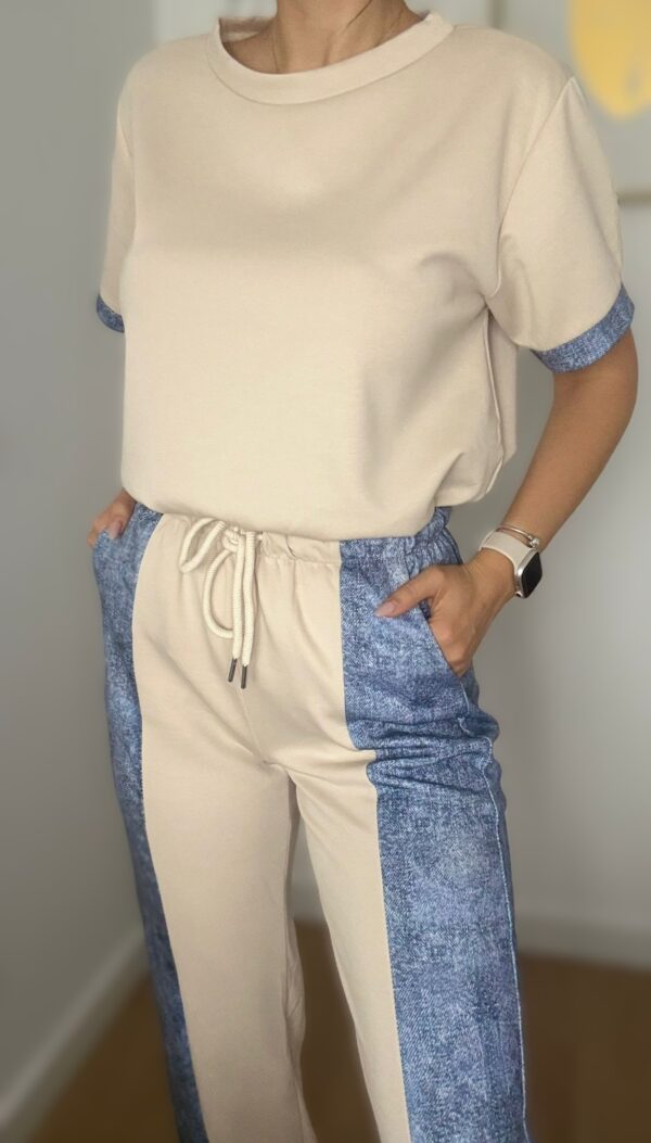 Trening damă bej cu pantaloni jogger bleu
