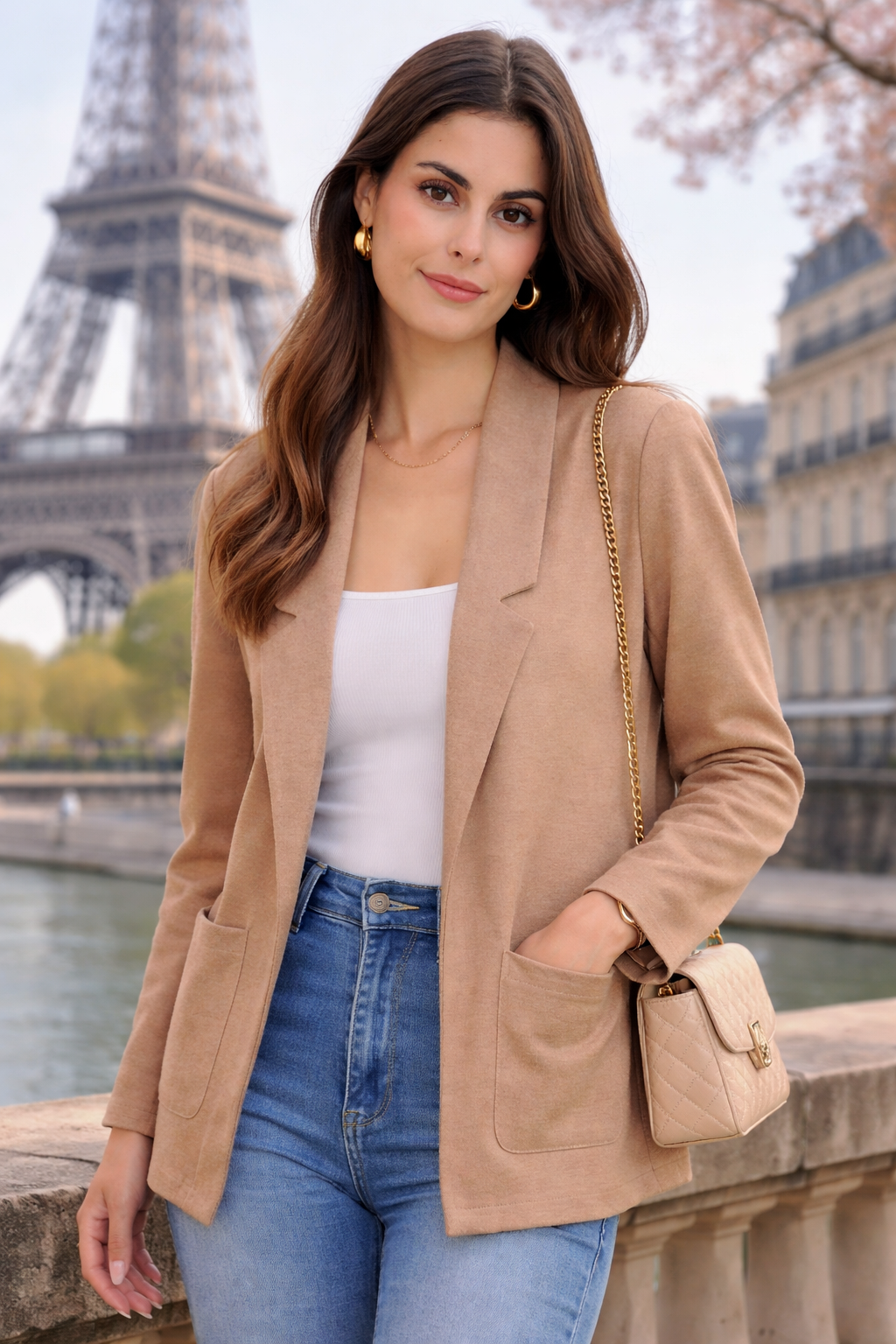 Sacou camel damă elegant, model lejer cu buzunare aplicate