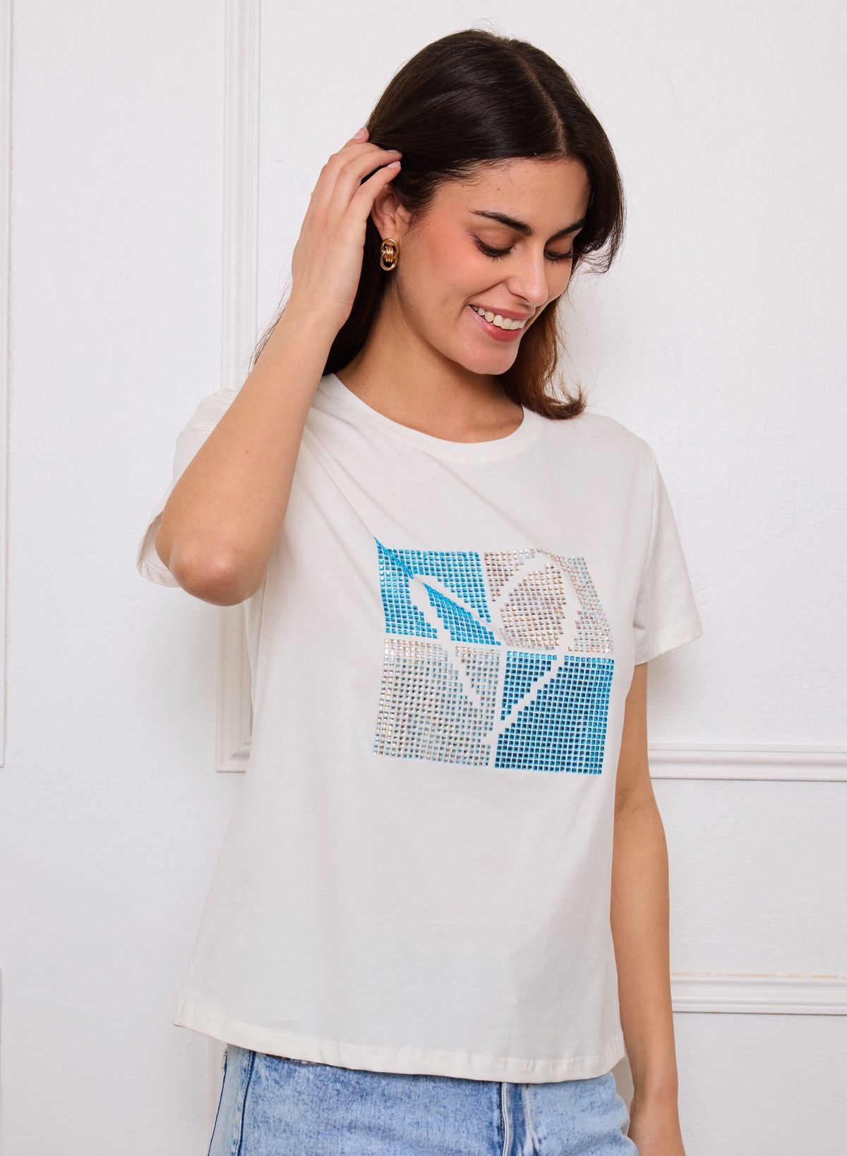 Tricou damă alb cu imprimeu modern